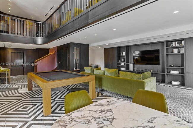 Building Photo - 801 S Miami Ave