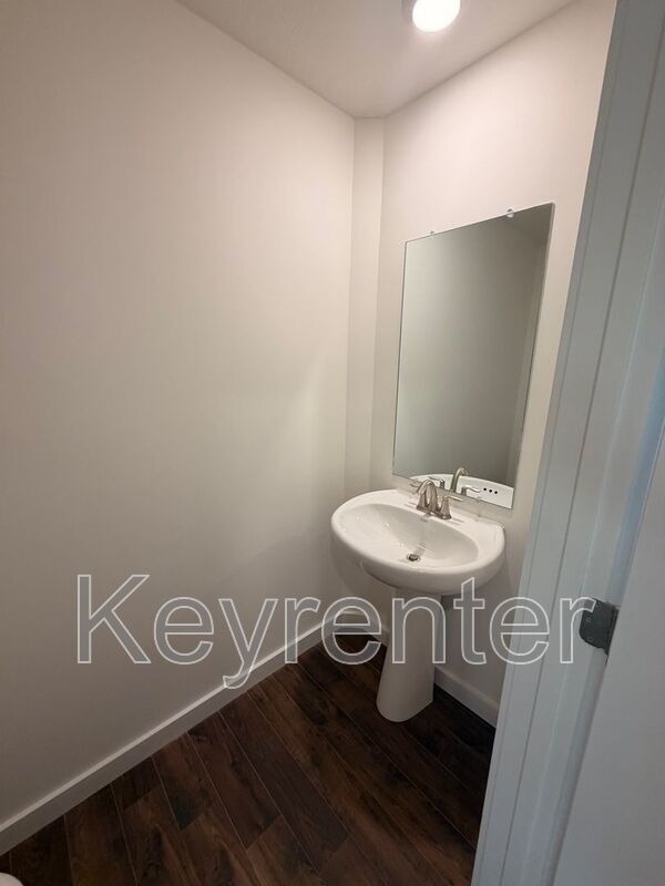 Building Photo - 7033 Randleman Dr