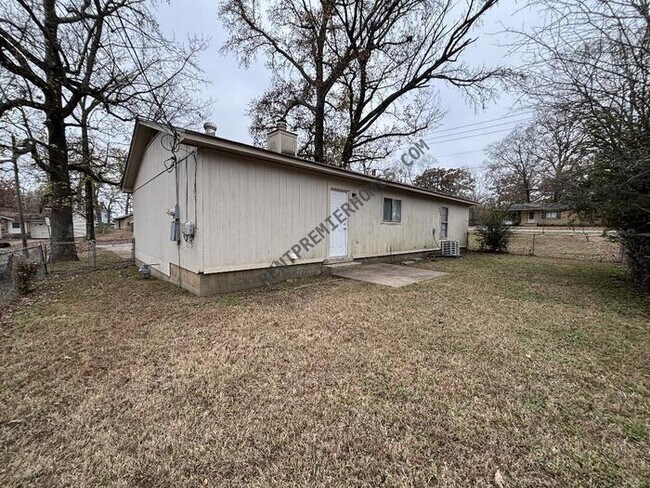 Building Photo - 101 Darryl Ct