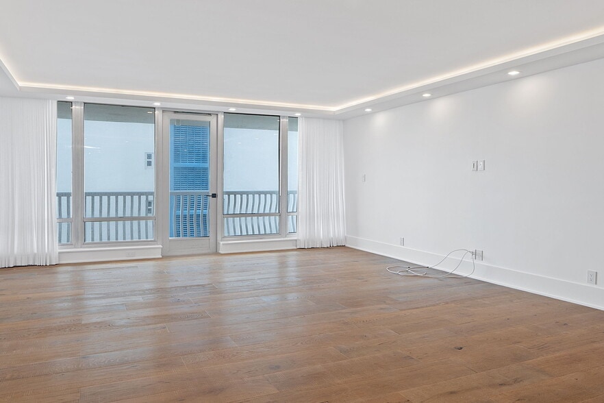 Floor to Ceiling Windows - 4020 Galt Ocean Dr