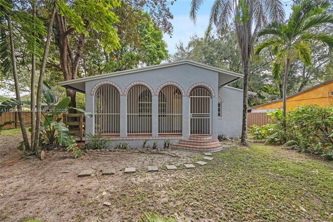 Primary Photo - 7041 SW 63rd Ct