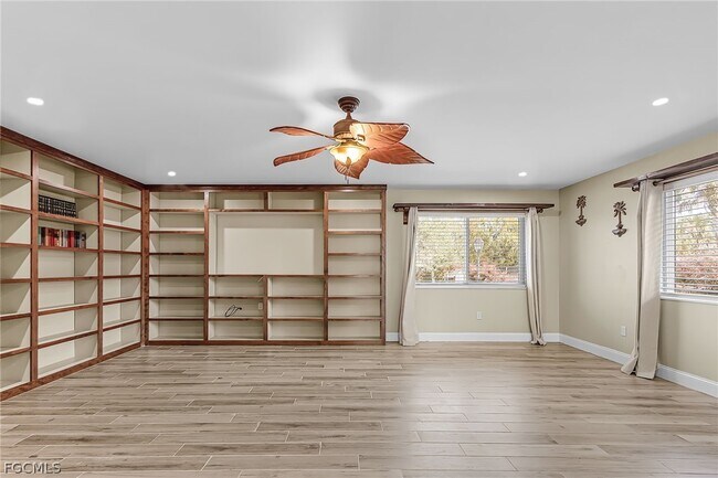 Building Photo - 985 Quail Run