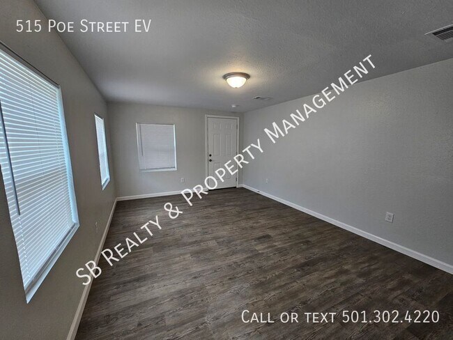 Building Photo - 515 Poe St
