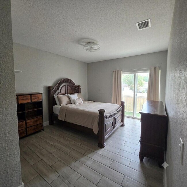 Building Photo - 1309 N Santa Catalina Cir