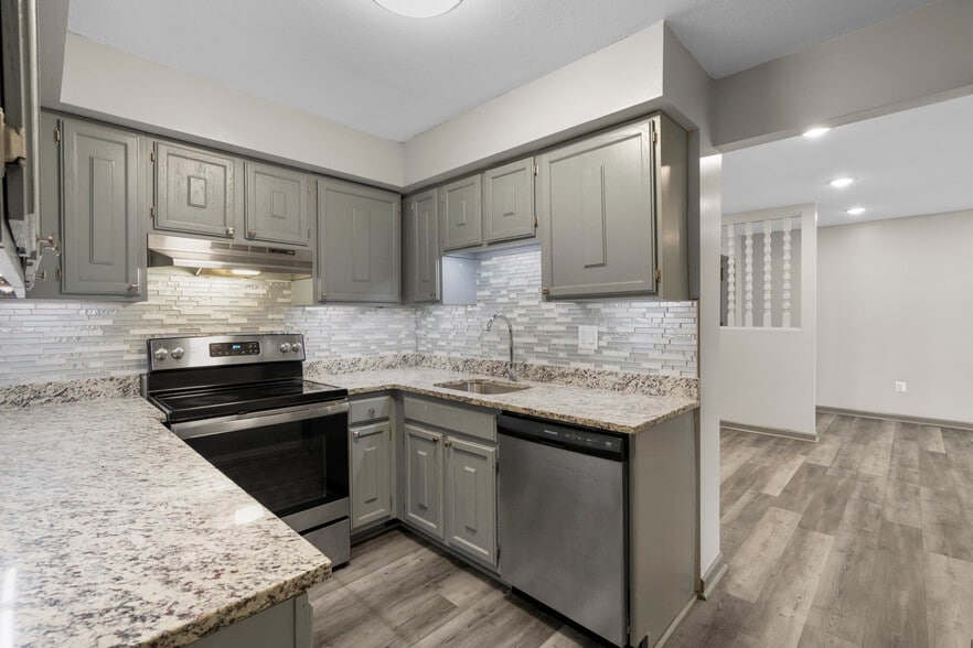 Building Photo - StoneGate Apartments