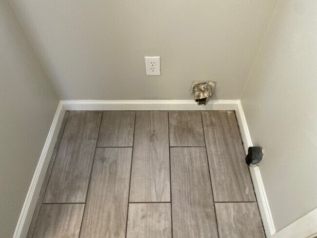 Building Photo - 35 Sta Les Cv