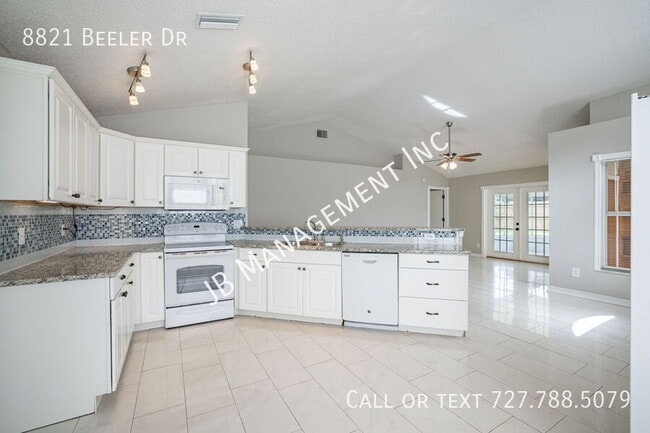 Building Photo - 8821 Beeler Dr