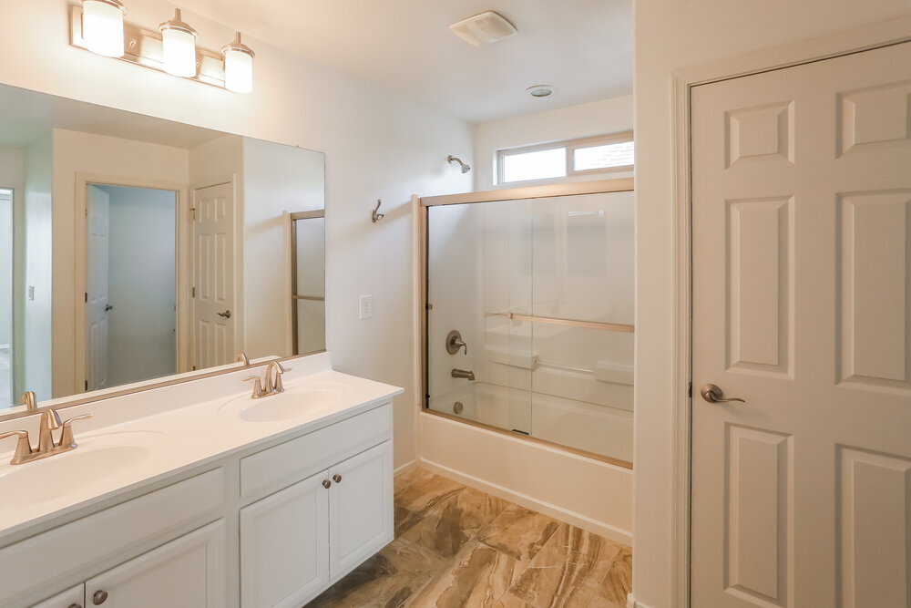 Building Photo - 16417 W Latham St