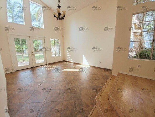 Building Photo - 3 Bedroom, 2.5 Bathroom in Rancho Del Oro!