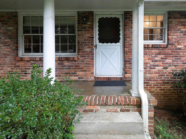 Building Photo - 858 Gaylemont Cir
