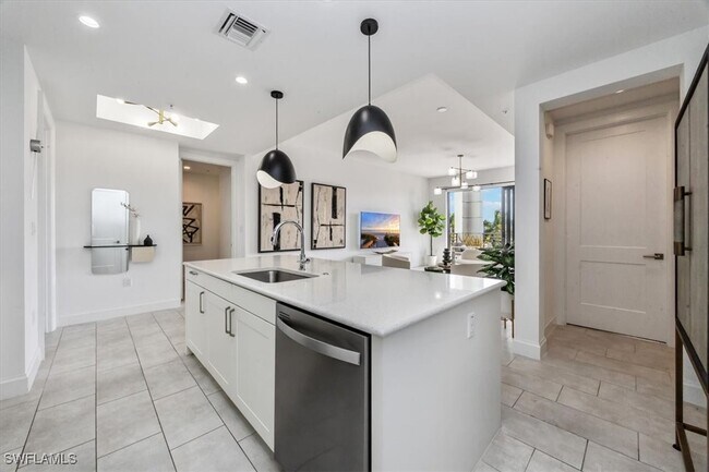 Building Photo - 1111 Central Ave