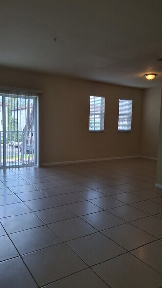 Primary Photo - 8760 NW 97th Ave