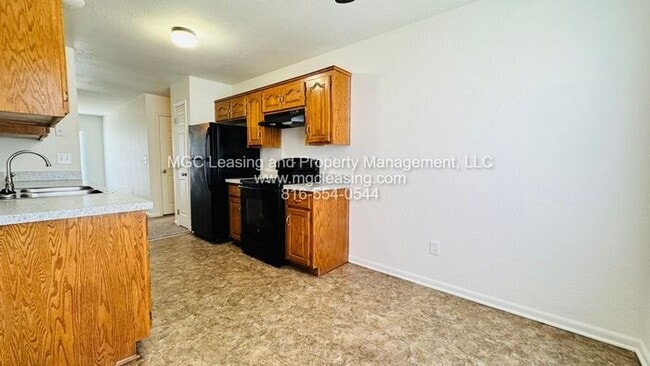 Building Photo - Special Offer of $100 off with a 16 Month ...