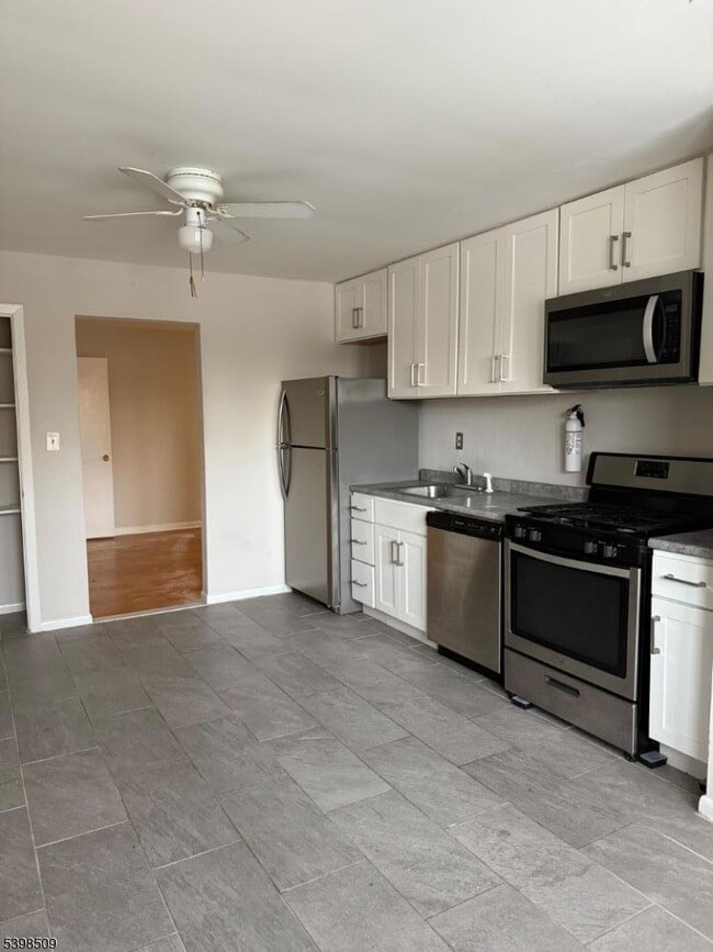 Building Photo - 357 Franklin St