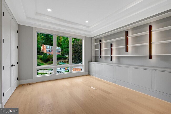 Building Photo - 6226 Kellogg Dr