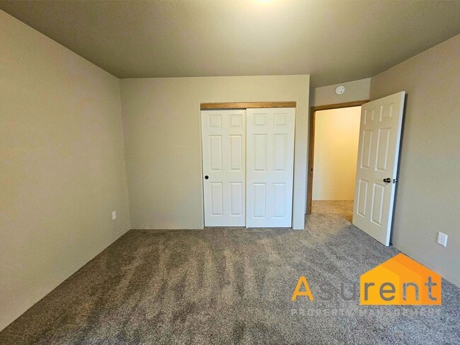 Building Photo - 210 Jeanette Ave