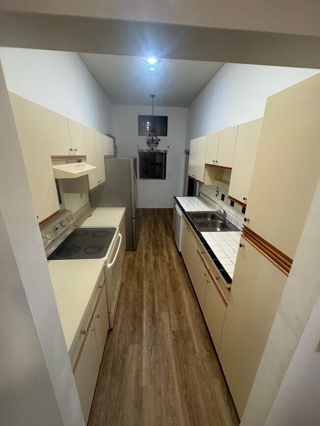 Building Photo - 1734 W Sanderling Ln