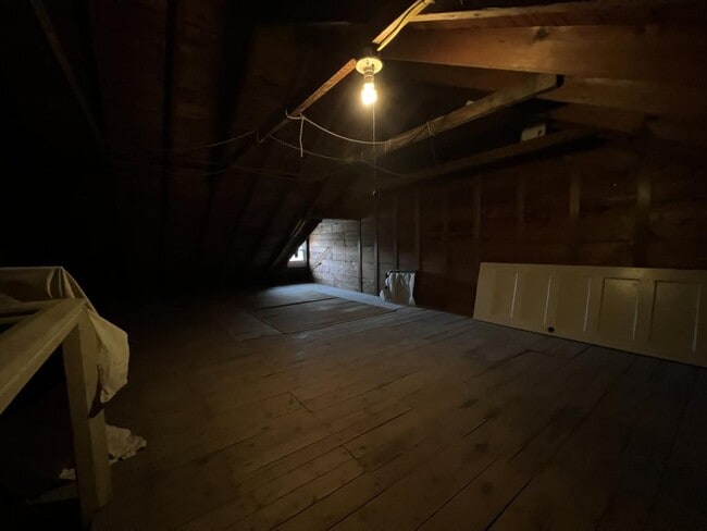 Building Photo - 9 W 2nd Ave