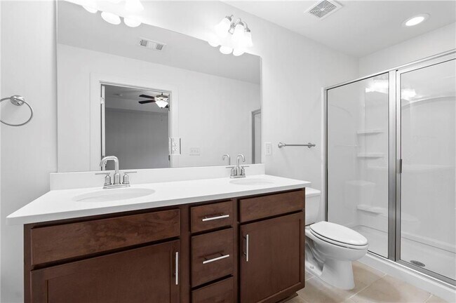 Building Photo - 6256 Hillandale Dr