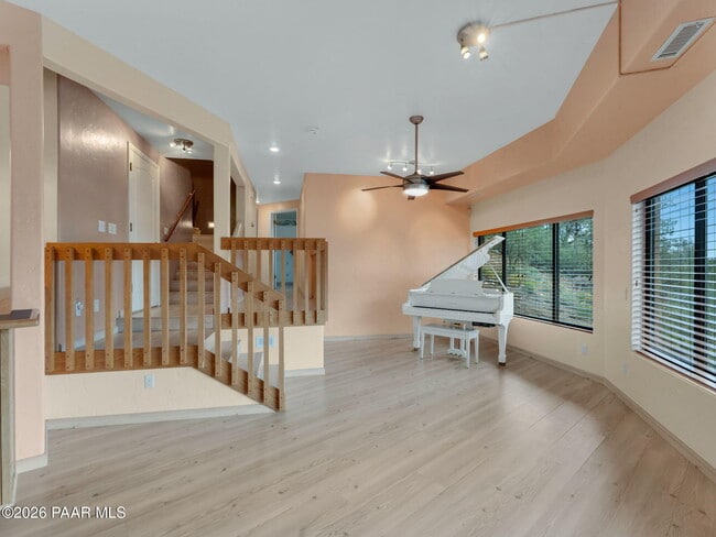 Building Photo - 3160 Rainbow Ridge Dr