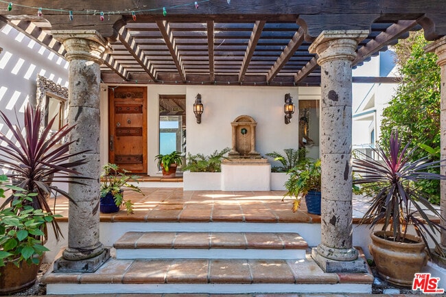 Building Photo - 24408 Malibu Rd