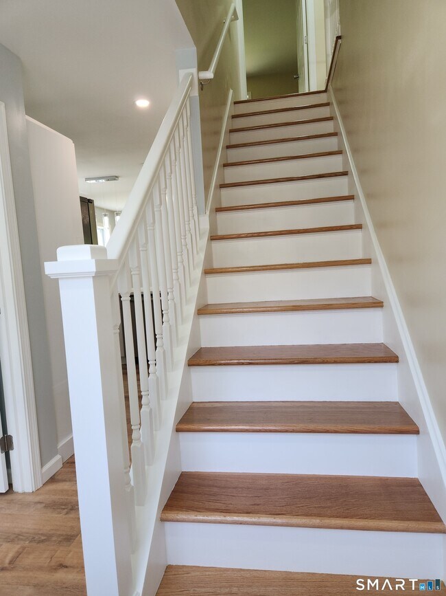 Building Photo - 1642 Highland Ave