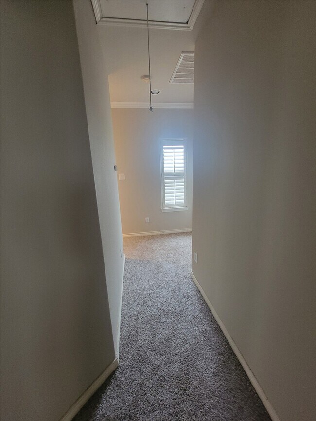 Building Photo - 5403 Kansas St