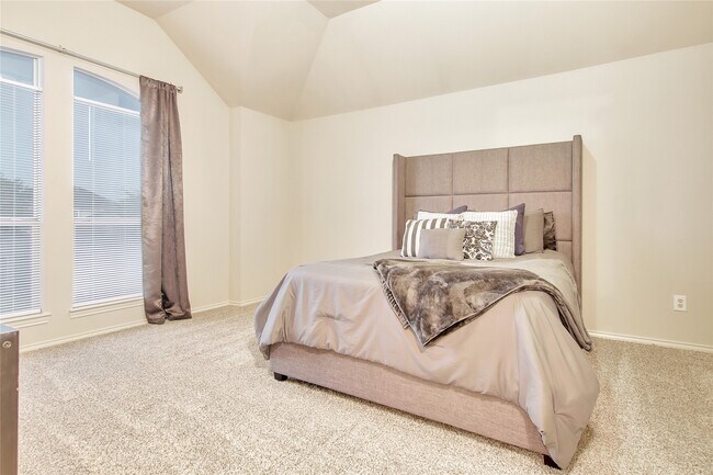 Building Photo - 16518 Strathmore Manor Ln