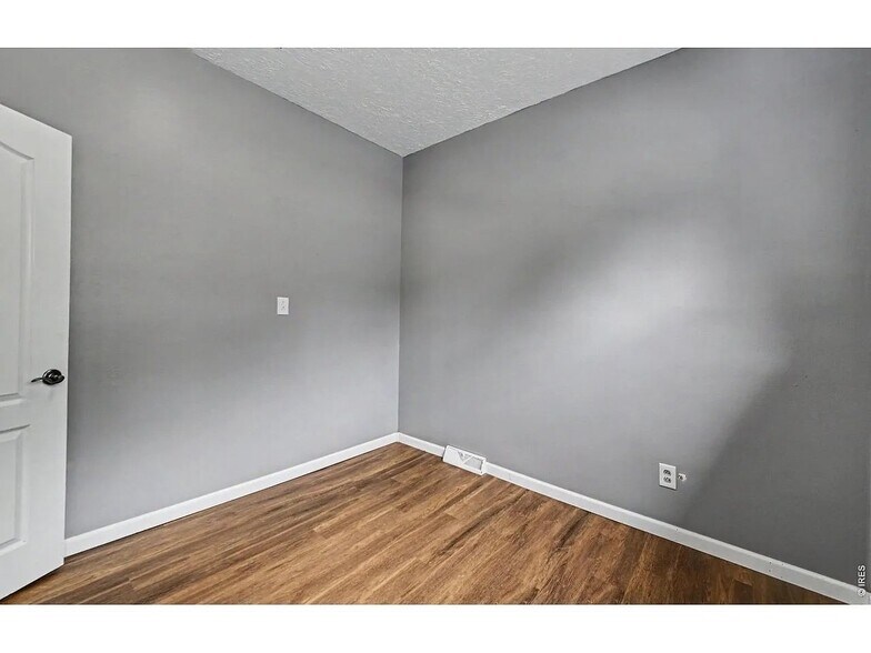 Building Photo - 817 N Garfield Ave