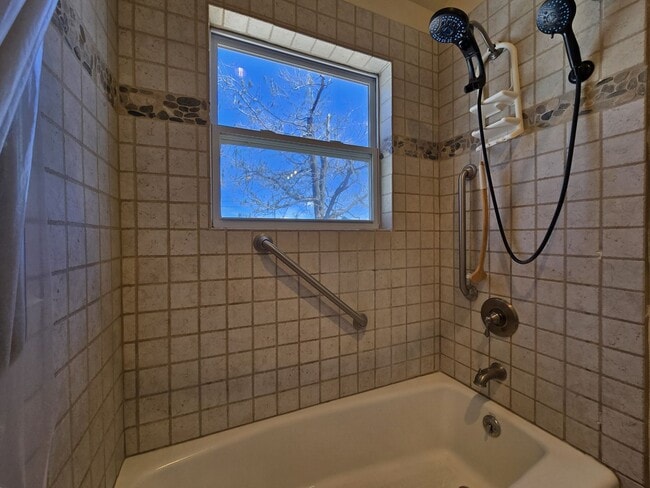 Building Photo - 346 Kayenta Dr