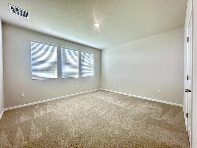 Building Photo - 131 Holzinger Bnd