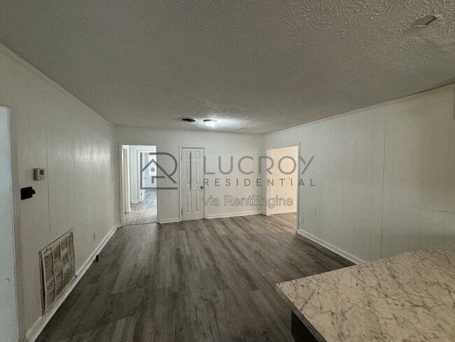 Building Photo - 556 Woodward Ave