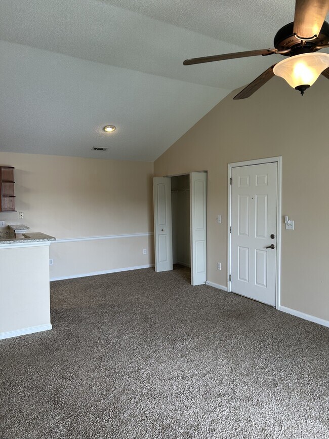 Building Photo - 3792 Hitchcock Way