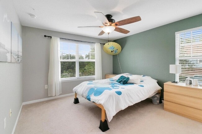 Building Photo - 5800 Lake Pointe Village Cir