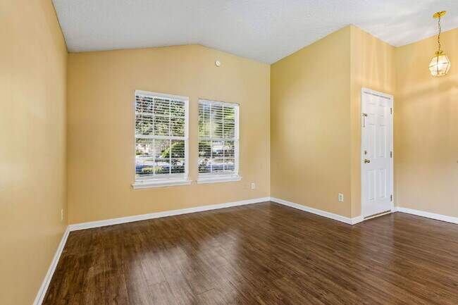 Building Photo - Single-Story OakLeaf Plantation Home Near Shopping, Schools and Recreation