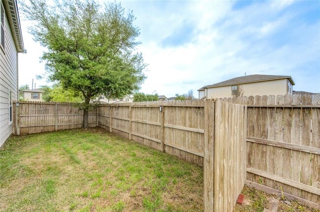 Building Photo - 18503 Fair Grange Ln