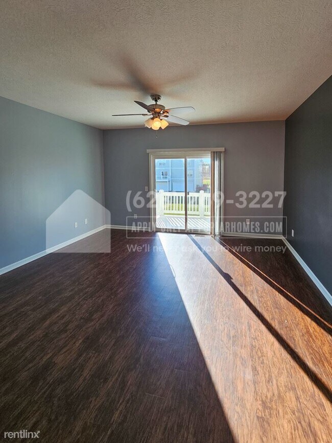 Building Photo - 2 br, 3 bath Townhome - 5927 Winberry Cree...