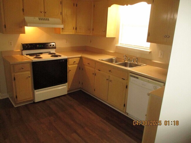 Building Photo - 227 Fire Tower Rd