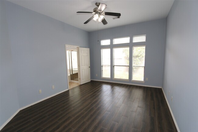 Building Photo - 11031 Anilu Dr