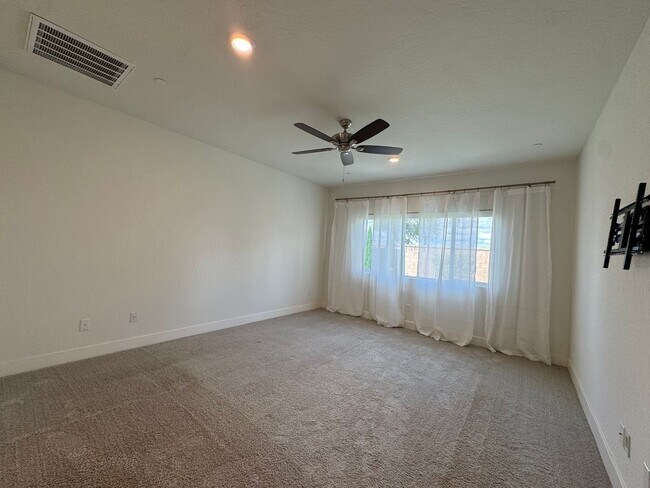 Building Photo - 601 Wishon Ave W