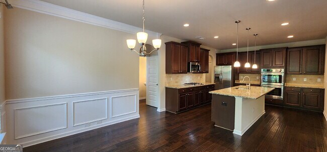 Building Photo - 525 Twelve Oaks Dr