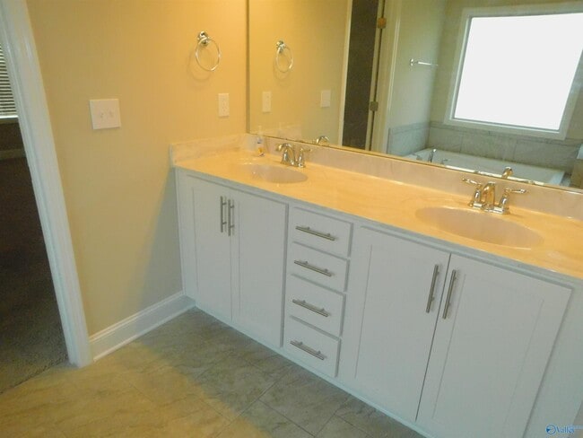 Building Photo - 2111 Milk Run Trl SW