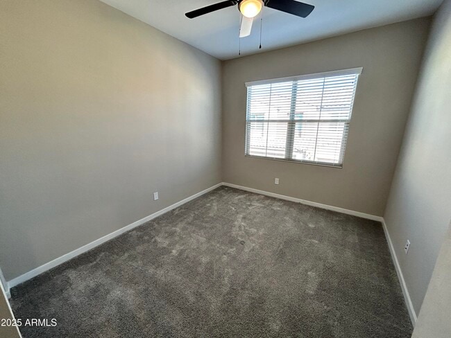 Building Photo - 740 E Lark St