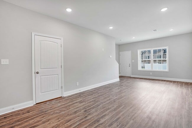 Building Photo - Sango Square # 205