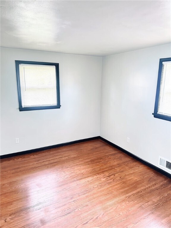 Building Photo - 115 Burben Way