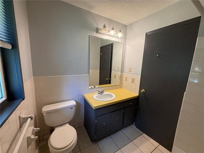 Building Photo - 415 Belle Aire Dr