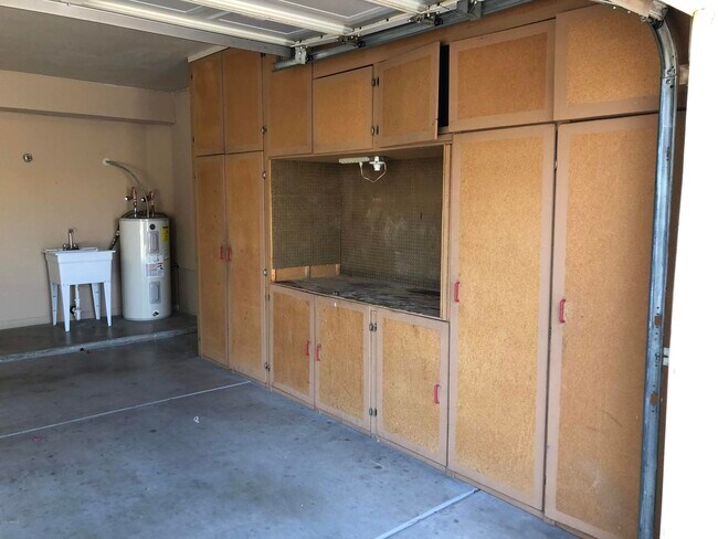 Building Photo - 16226 S 37th Way
