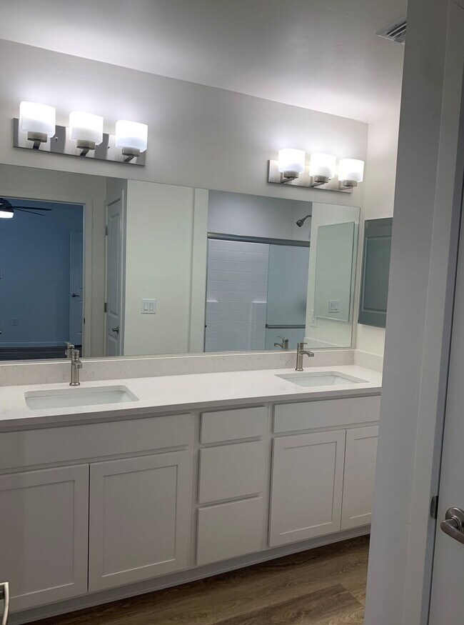 Building Photo - 2486 S Clovis Place-