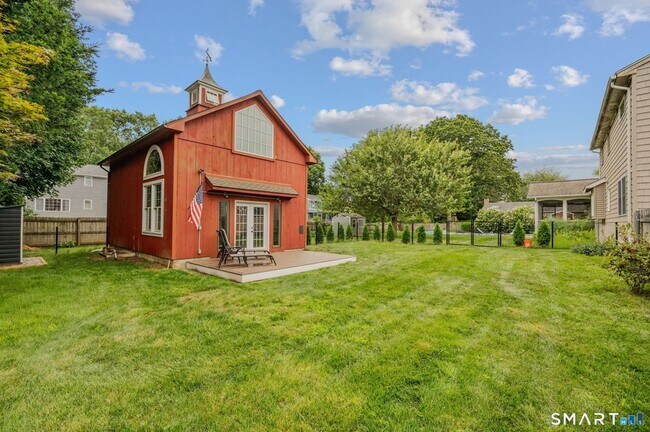 Building Photo - 13 Meadowood Ln
