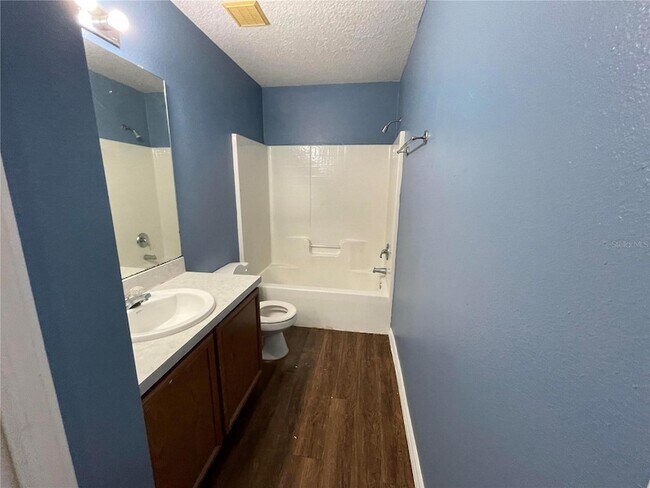 Building Photo - 526 Elbridge Pl